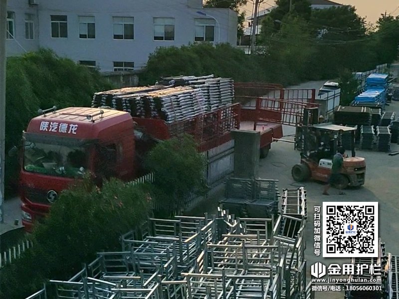 2024年6月17日鋅鋼飄窗欄桿裝車發貨！