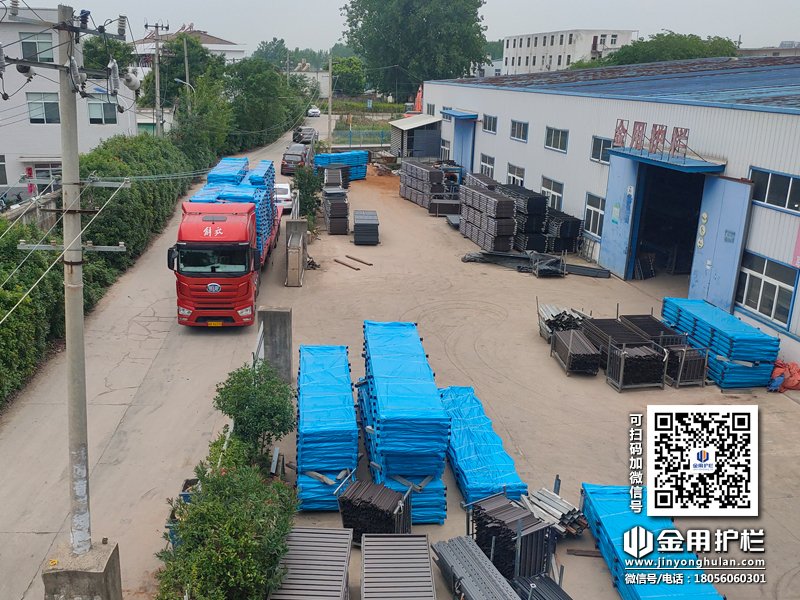  2024年6月25日鋅鋼陽臺護(hù)欄裝車發(fā)貨！