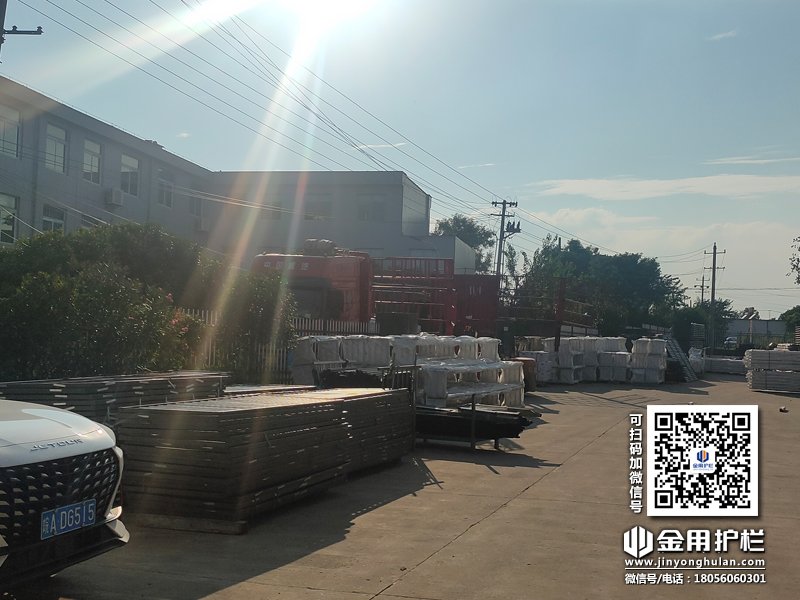 2024年7月5日鋅鋼護(hù)窗欄桿裝車發(fā)貨！