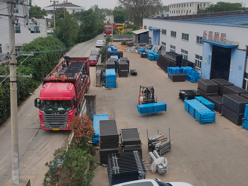 2024年9月27日鋅鋼圍墻護(hù)欄裝車發(fā)貨！