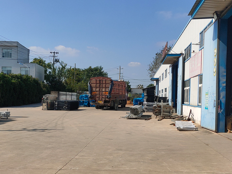 2024年10月26日鋅鋼百葉窗裝車(chē)發(fā)貨！