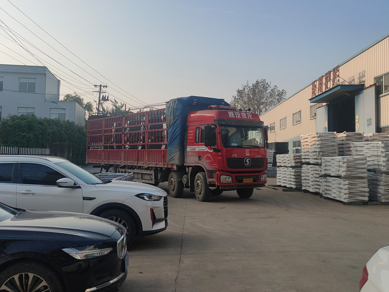 2024年10月30日鋅鋼圍墻護欄裝車發貨！