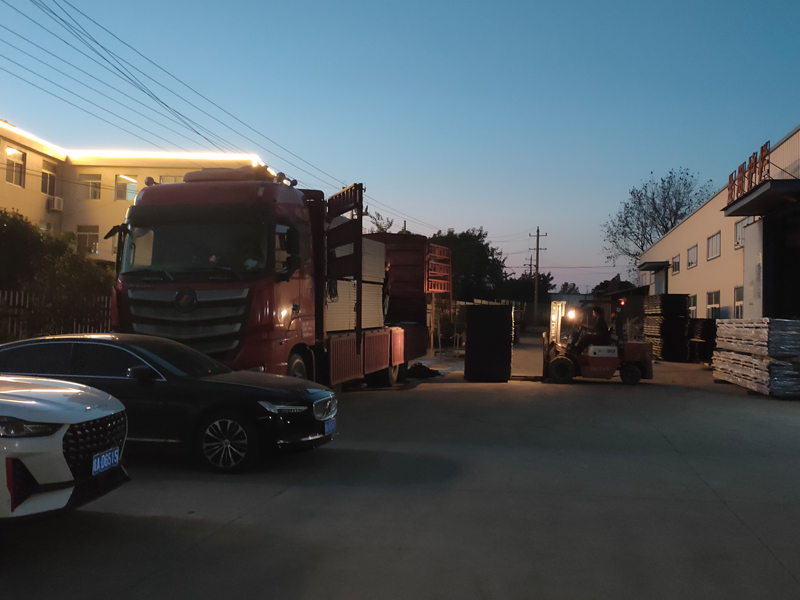 2024年11月9日鋅鋼圍欄裝車發貨！