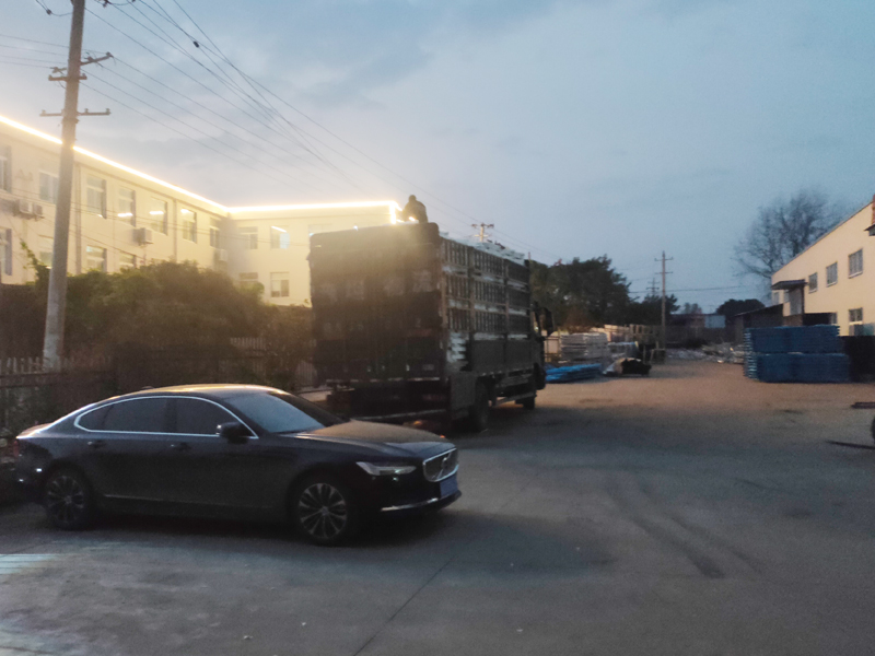 2024年11月16日鋅鋼連廊欄桿裝車發貨！