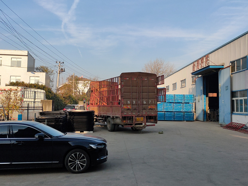 2024年12月19日鋅鋼飄窗欄桿裝車發貨！