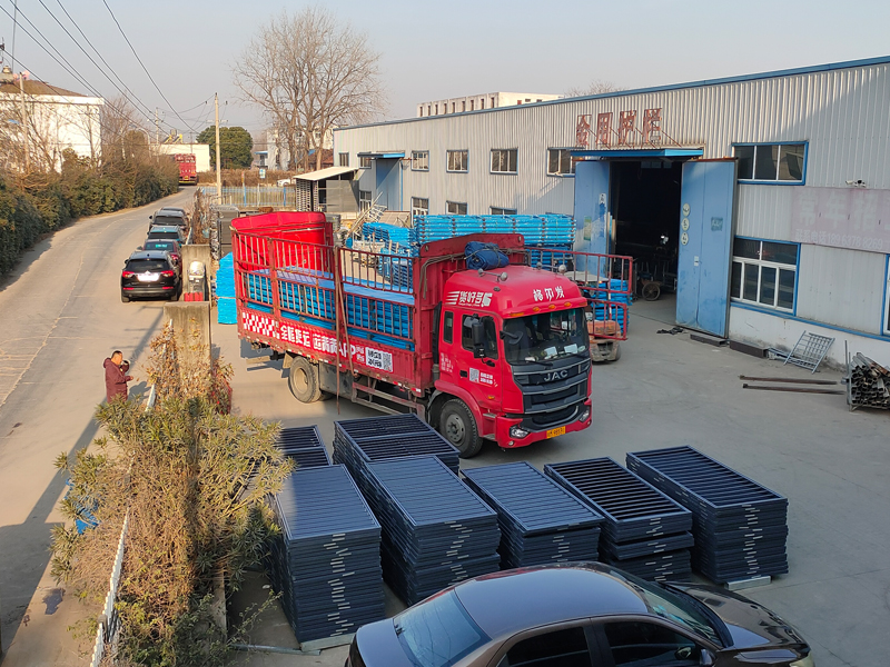 2024年12月27日鋅鋼陽臺護欄裝車發貨！