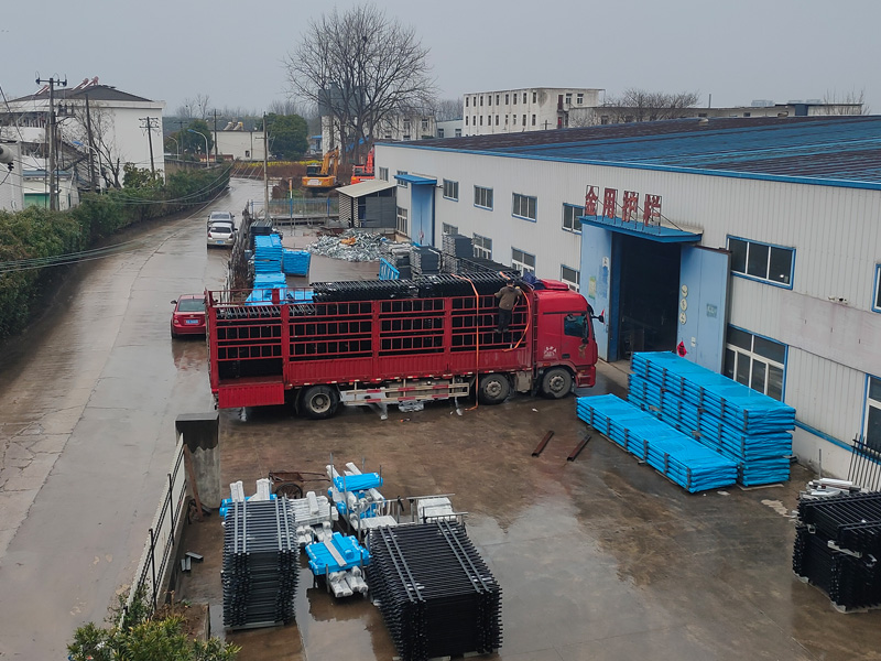 2025年3月14日鋅鋼圍墻護欄裝車發貨！