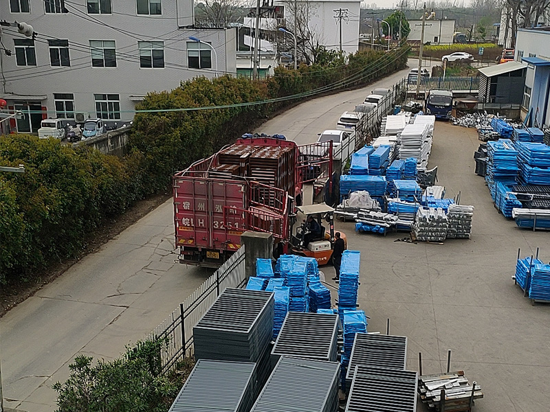 2025年3月28日鋁合金百葉窗裝車發貨！