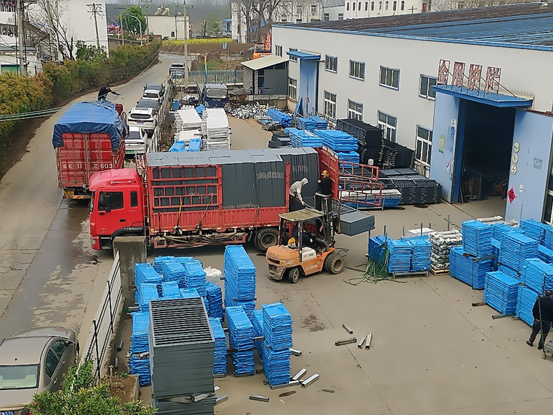 2025年3月29日鋁合金百葉窗裝車發貨！