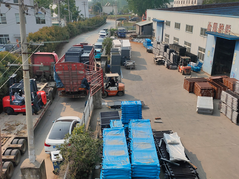 2025年4月28日鋅鋼百葉窗裝車發貨！