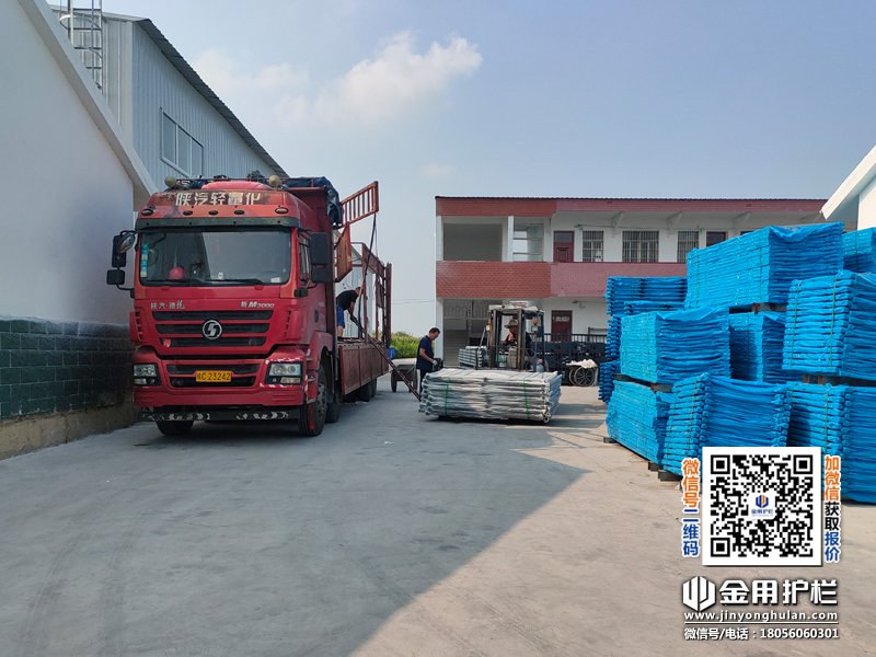 2025年8月5日鋅鋼陽(yáng)臺(tái)護(hù)欄裝車(chē)發(fā)貨！