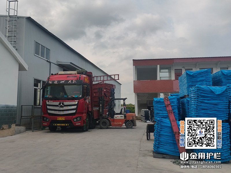 2025年8月7日鋅鋼護(hù)窗欄桿裝車發(fā)貨！