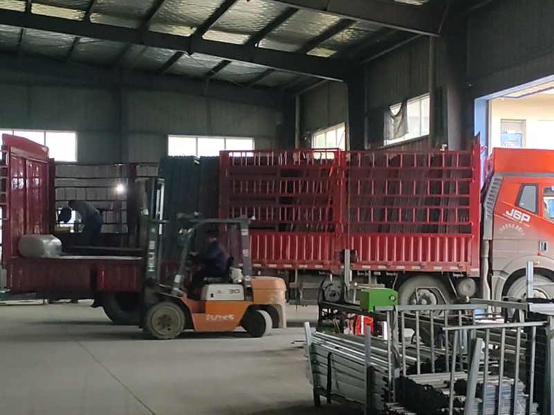 2025年9月30日鋅鋼百葉窗裝車發貨！