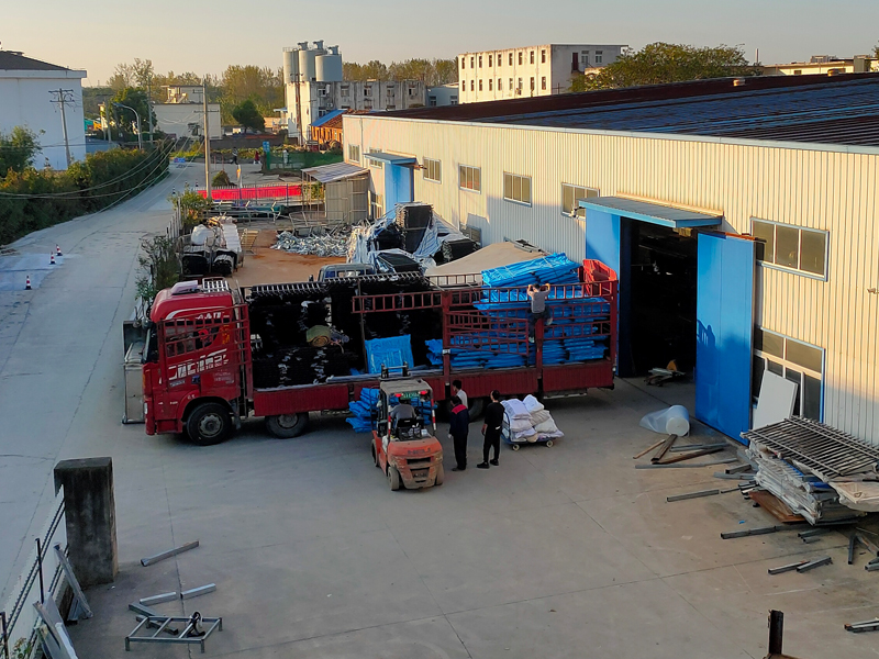 2025年10月24日鋅鋼圍墻欄桿裝車發貨！