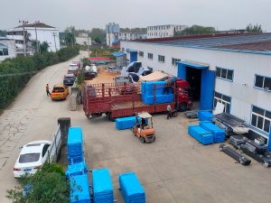 2025年10月13日鋅鋼陽臺護欄裝車發(fā)貨！